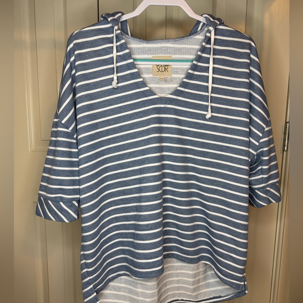 Chaser Striped Blue and White Hooded shirt sleeve Top women size X-Large